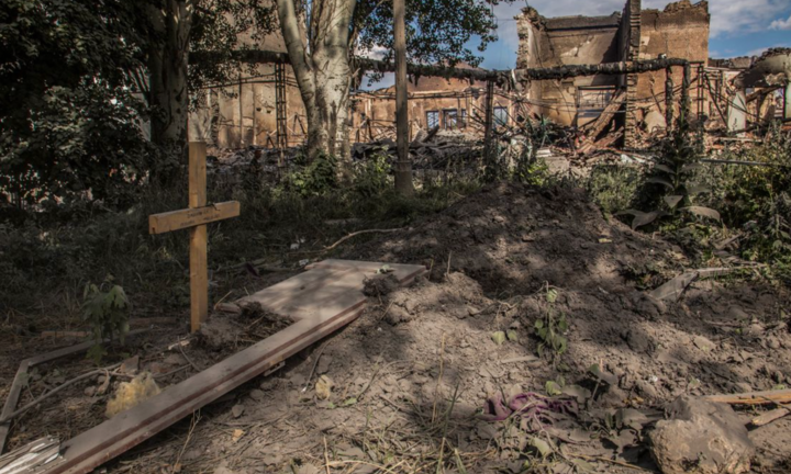 Cố vấn Tổng thống Ukraine thừa nhận thành trì cuối cùng ở Luhansk có thể thất thủ