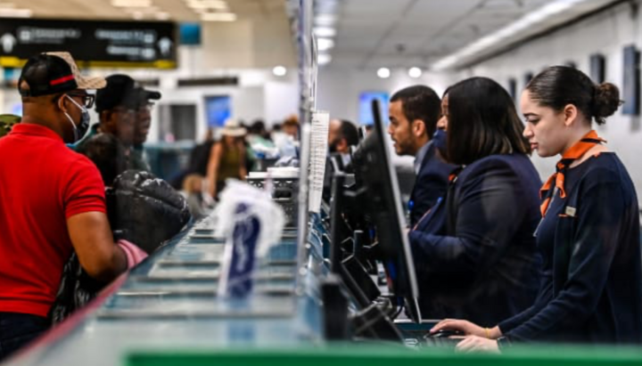 Mùa hè 'hỗn loạn' của các hãng hàng không