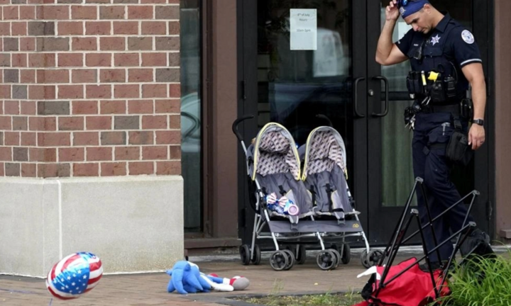 Xả súng ngày Quốc khánh Mỹ: Người cha giấu con vào thùng rác để trốn kẻ xả súng