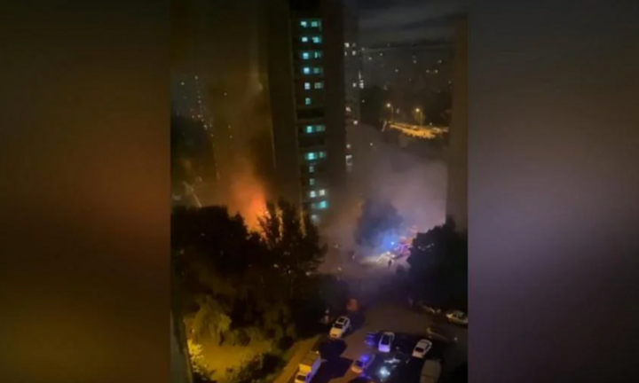 Toà nhà 15 tầng ở Moscow cháy trong đêm, 8 người thiệt mạng