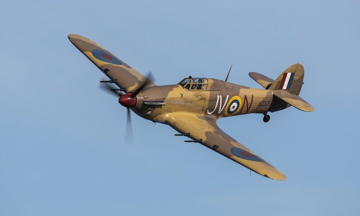 Máy bay thời Thế chiến 2 rơi trong buổi trình diễn ở Czech