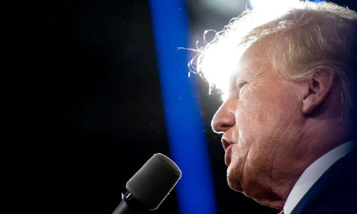 New York Times: Cựu Tổng thống Trump giữ hơn 300 tập tài liệu mật tại dinh thự Mar-a-Lago