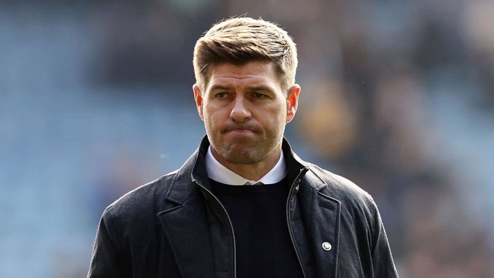 Steven Gerrard bị Aston Villa sa thải