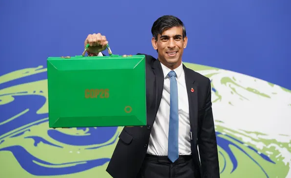 Thủ tướng Anh bị chỉ trích vì không tham dự hội nghị biến đổi khí hậu COP27