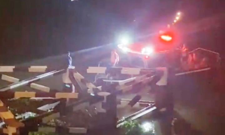 Người đàn ông nhảy sông Sài Gòn sau mâu thuẫn với vợ