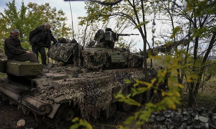 Quân đội Ukraine tập trung xe tăng, thiết giáp tới khu vực Kherson