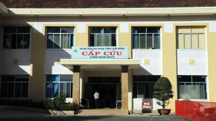 Ba bệnh nhân nghi ngộ độc rượu ở Lâm Đồng đã xuất viện