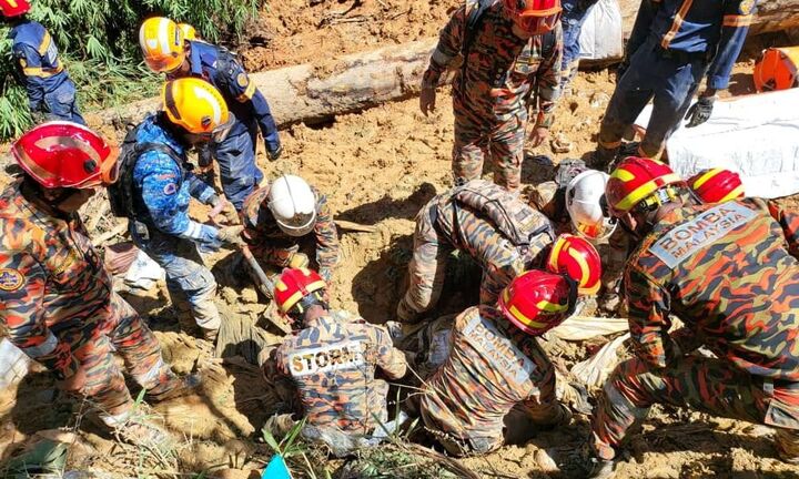 Lở đất trong đêm ở Malaysia, ít nhất 13 người thiệt mạng khi đi cắm trại