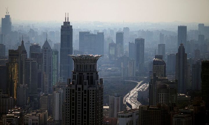 Niềm tin doanh nghiệp Trung Quốc giảm xuống mức gần thấp nhất trong một thập kỷ