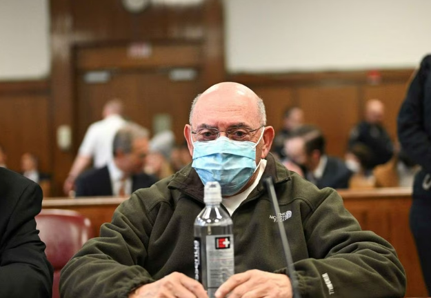 CFO lâu năm của Tập đoàn Trump bị phạt tù 5 tháng vì gian lận thuế