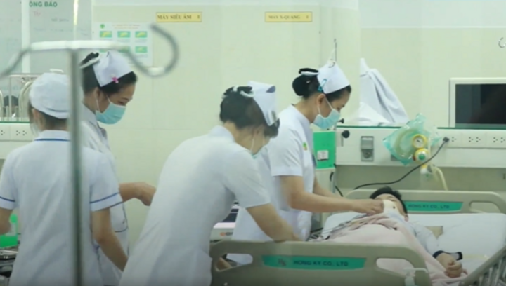 Nghịch pháo tự chế, bé trai 11 tuổi bị hỏng mắt, tàn tật