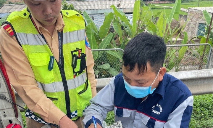 Xử phạt tài xế vi phạm nồng độ cồn, không nhường đường xe ưu tiên