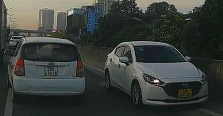 Truy tìm lái xe ô tô đi ngược chiều ở đường Vành đai 3 trên cao