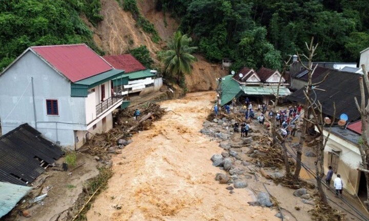 Cảnh báo rủi ro mưa lớn, lốc, sét, mưa đá vùng núi, trung du Bắc Bộ trong 2 ngày tới 7-9/8