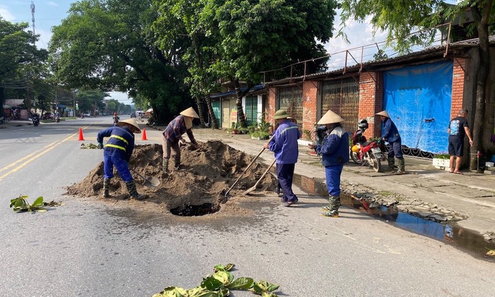 Thái Nguyên: Xuất hiện hố sụt bất thường tại Quốc lộ 3