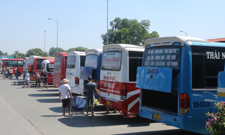 Thu hồi gần 470 nghìn phù hiệu, biển hiệu phương tiện vi phạm 