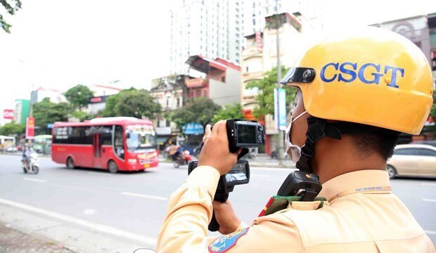 Hà Nội thu hồi 794 phù hiệu, biển hiệu của phương tiện vi phạm tốc độ