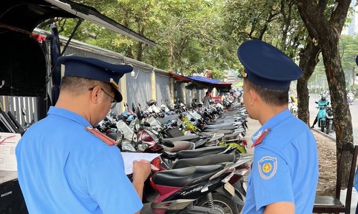 Xử phạt 14 triệu đồng bãi xe trước cổng Bệnh viện Huyết học Trung ương