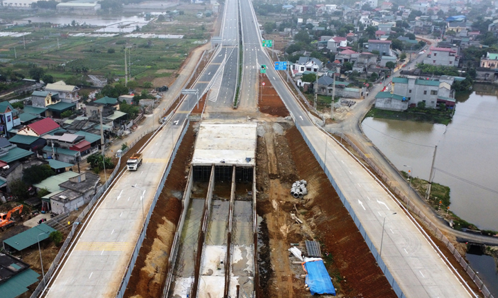 Thủ tướng yêu cầu đẩy nhanh tiến độ các công trình giao thông