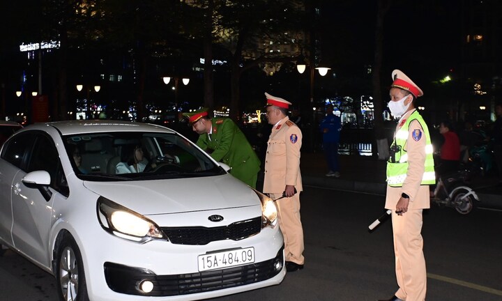 Công an TP Hải Phòng xử phạt hơn 65.000 trường hợp vi phạm TTATGT trong năm 2023