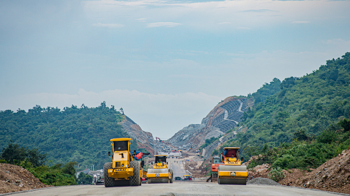 Tăng tốc thi công đưa cao tốc Cam Lâm - Vĩnh Hảo về đích