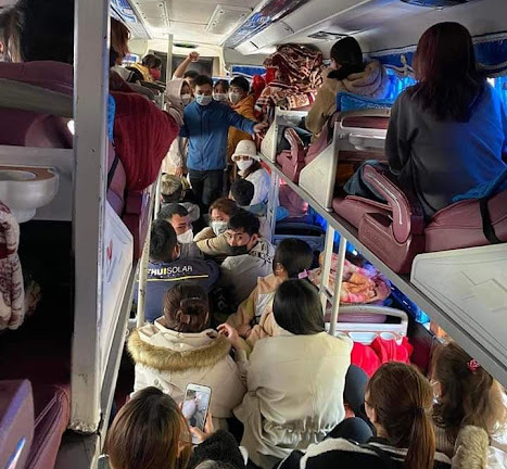 CSGT Hà Nội khuyến cáo người dân tránh ủng hộ xe dù bến cóc