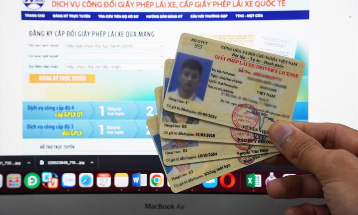 Bộ GTVT: Không có quy định bắt buộc đổi GPLX bằng giấy bìa sang thẻ nhựa