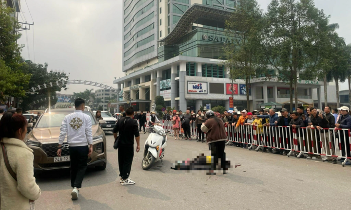 Lào Cai: Mở cửa xe ô tô bất cẩn, một phụ nữ tử vong thương tâm