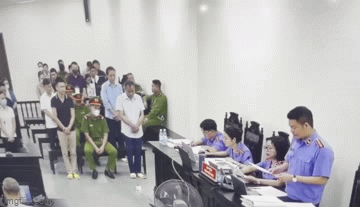 Cựu Giám đốc Công ty Sinh Thái Xanh ngã khuỵu tại tòa sau khi nghe đề nghị mức án