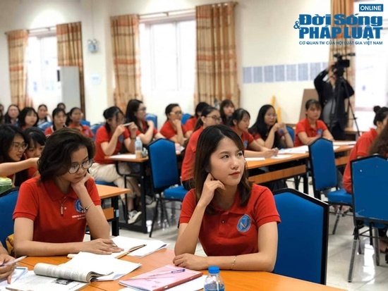 Nữ sinh sư phạm có vẻ đẹp trong veo, là