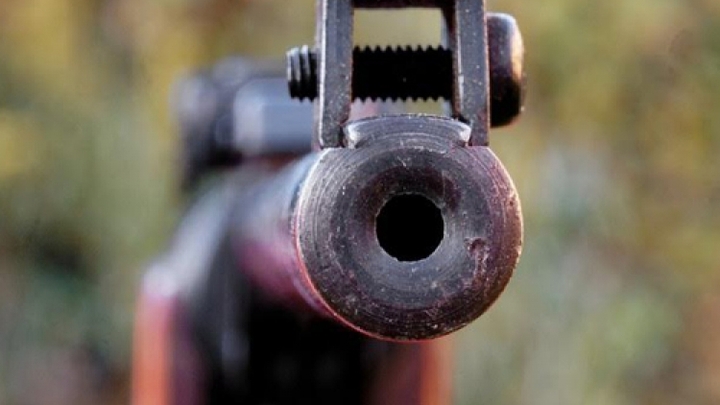 Thanh Hóa: Bé trai nghịch súng tự chế, bắn trúng vào ngực em 4 tuổi