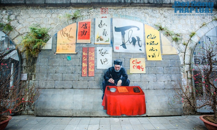 Phố bích họa Phùng Hưng thay