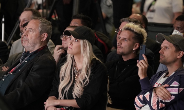 “Nữ hoàng review” Supercar Blondie nói gì khi lần đầu lái VinFast VF 8 tại Mỹ?