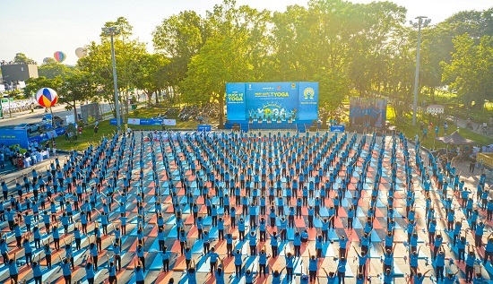 Huế: Ấn tượng với hơn 600 người đồng diễn Yoga 