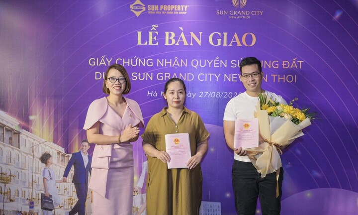 Những cư dân đầu tiên nhận sổ đỏ tại khu đô thị đầu tiên ở Phú Quốc