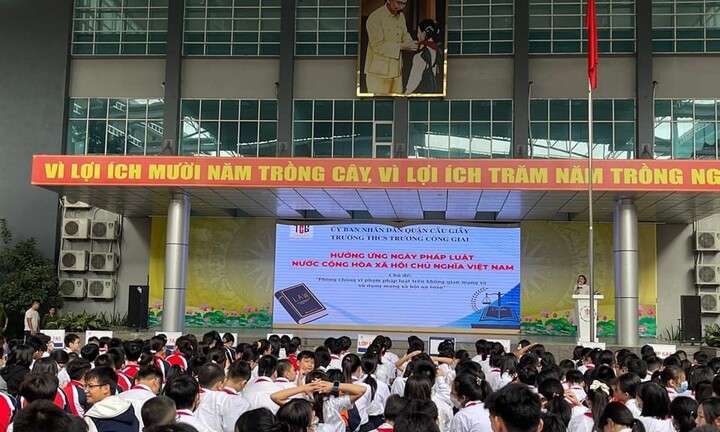 Trường Trương Công Giai hưởng ứng ngày pháp luật Việt Nam