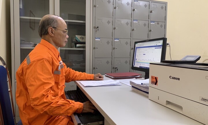 Gương công nhân tích cực tham gia công tác chuyển đổi số tại Điện lực Phù Tiên, Công ty Điện lực Hưng Yên