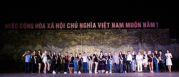 Thí sinh Hoa hậu Doanh nhân Toàn cầu lần I 2023 giao lưu văn hoá truyền thống các dân tộc tại huyện Krông Nô