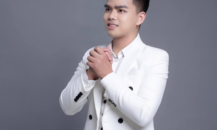 Phong Huy: Nam ca sĩ trẻ có đam mê cháy bỏng với ca hát dù không chuyên