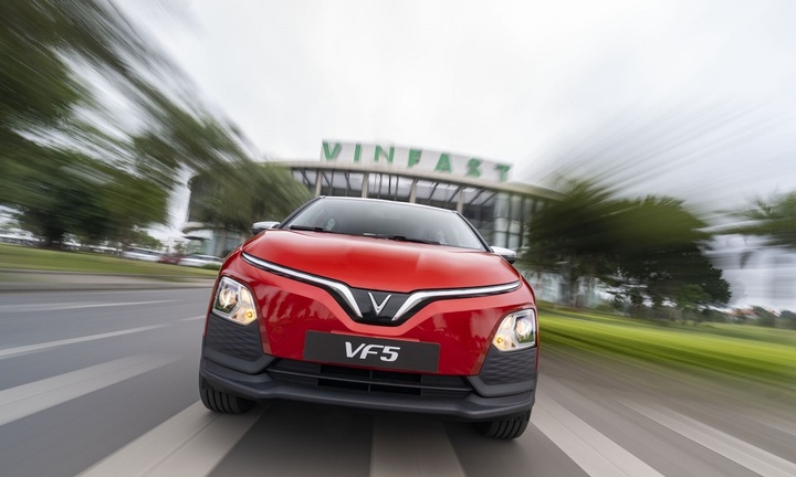 VinFast VF 5 Plus gây sốt với giới trẻ