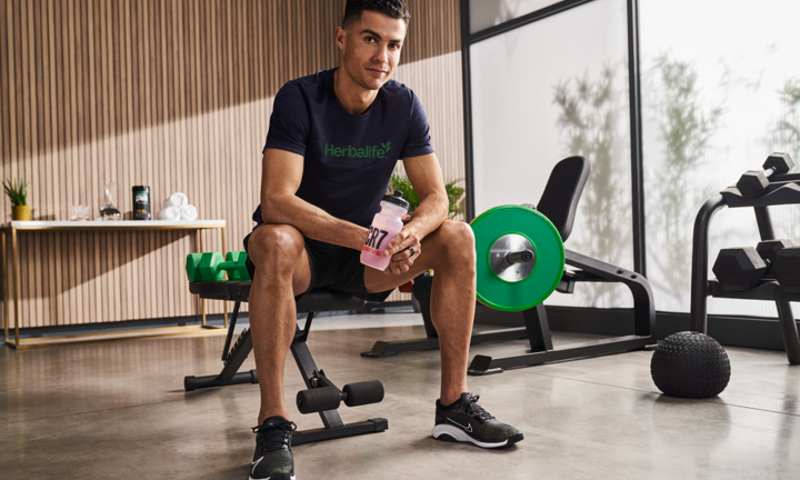 Herbalife gia hạn chương trình hợp tác kéo dài một thập kỷ với tư cách là nhà tài trợ dinh dưỡng chính thức của Cristiano Ronaldo