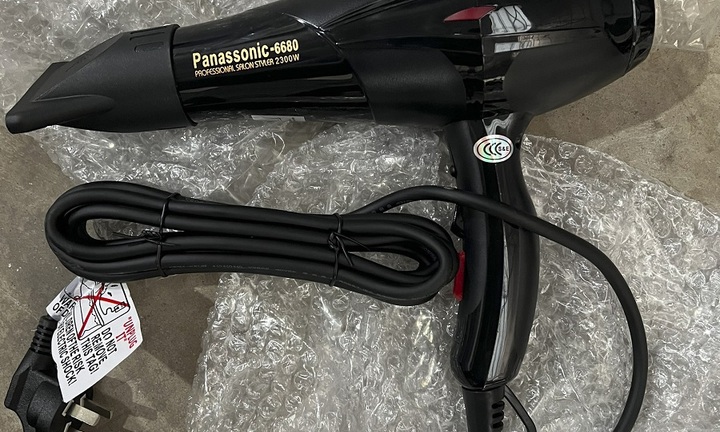 QLTT Hà Nội: Thu giữ hơn 400 máy sấy tóc nghi giả nhãn hiệu Panasonic