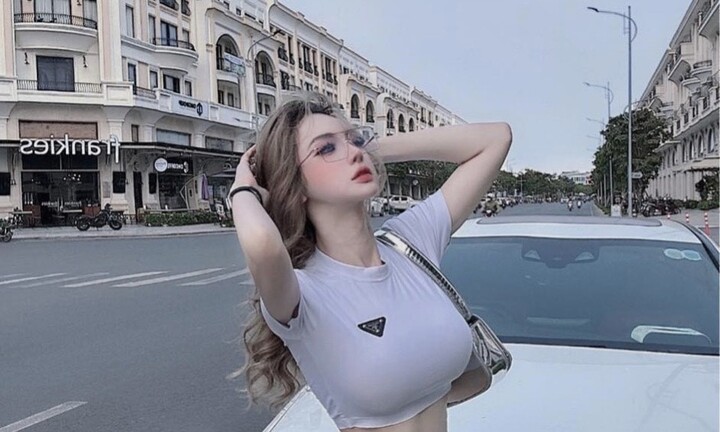 Hot girl Lê Phương Uyên - Cô gái trẻ xinh đẹp, tài năng, thành công trong kinh doanh