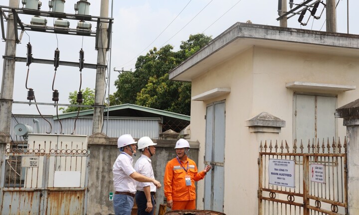 Công ty Điện lực Hưng Yên nâng cao hiệu quả các loại hình dịch vụ khách hàng