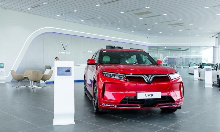 Mua 1 tặng 3 với ô tô điện VinFast trong tháng 9