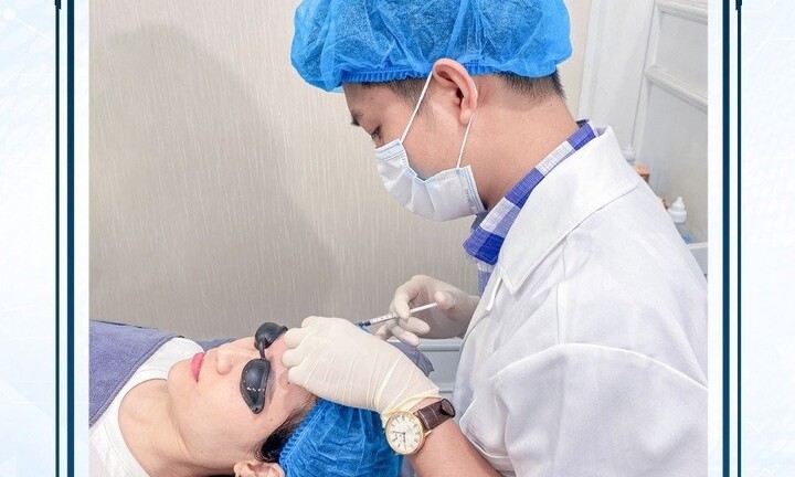 Bác sĩ Đào Xuân Hưởng - Đôi tay vàng “cứu tinh” cho làn da của các chị em 