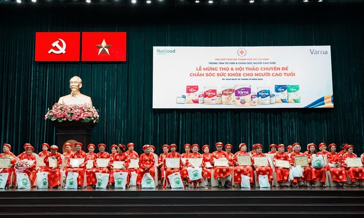 Värna tổ chức tư vấn sức khỏe và dinh dưỡng cho 1.000 người cao tuổi 