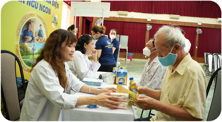 VTV và Vinamilk đưa người lớn tuổi đến những buổi hẹn cùng thanh xuân