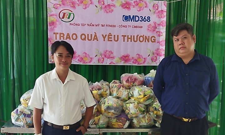Trao quà yêu thương - Lòng nhân ái từ những hành động nhỏ bởi Phòng tập thẩm mỹ T&T Fitness và công ty CMD368 