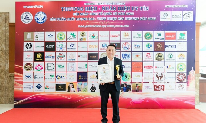 Hành trình vượt khó đến sự nghiệp xuất sắc trong lĩnh vực Dầu nhớt của Chủ tịch Hồ Hoàng Thạch 